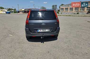 Хэтчбек Ford Fusion 2003 в 