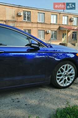 Седан Ford Fusion 2013 в 