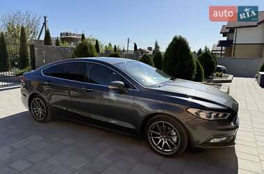 Седан Ford Fusion 2017 в 