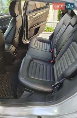 Седан Ford Fusion 2016 в 