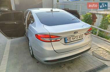 Седан Ford Fusion 2016 в 