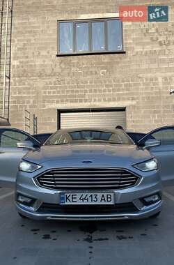 Седан Ford Fusion 2016 в 