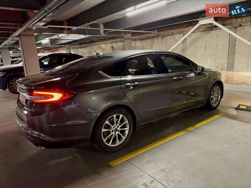 Седан Ford Fusion 2016 в Шепетівці