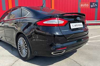 Седан Ford Fusion 2016 в 