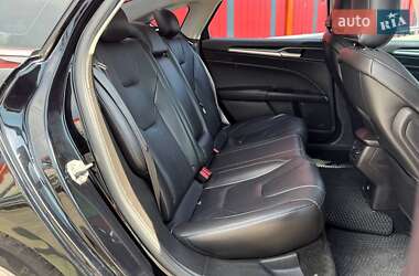 Седан Ford Fusion 2016 в 