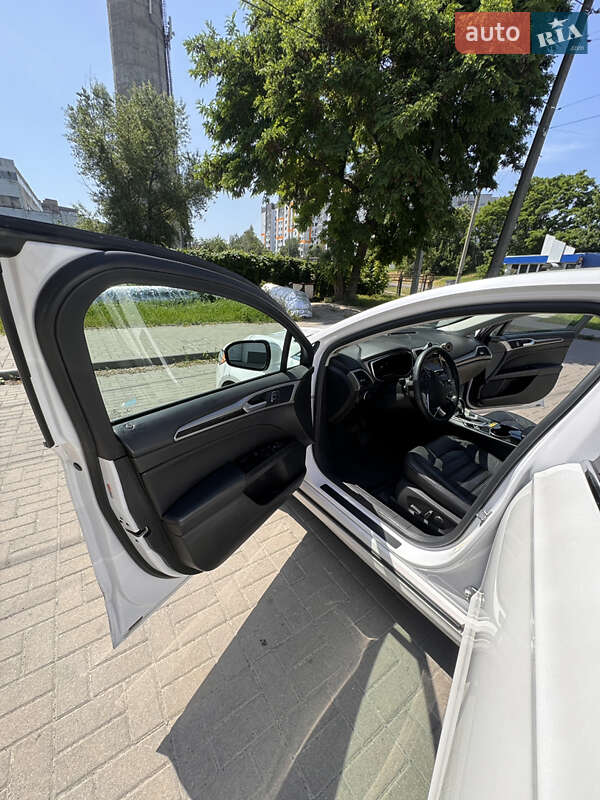 Седан Ford Fusion 2016 в Черкассах