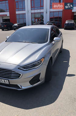 Седан Ford Fusion 2019 в 