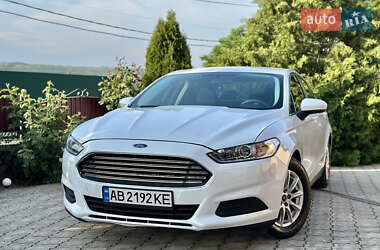 Седан Ford Fusion 2016 в 