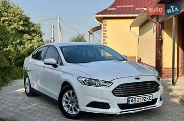 Седан Ford Fusion 2016 в 