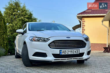 Седан Ford Fusion 2016 в 