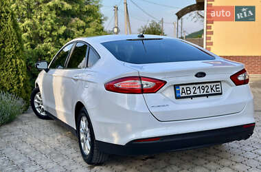Седан Ford Fusion 2016 в 