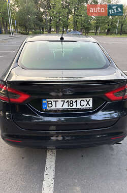 Седан Ford Fusion 2013 в 