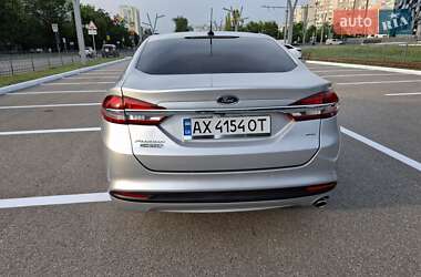 Седан Ford Fusion 2016 в 