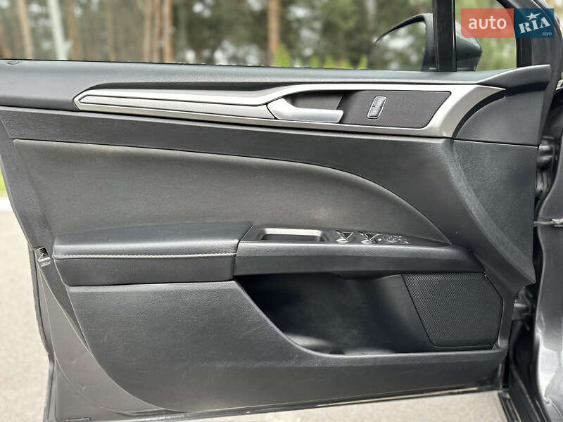 Седан Ford Fusion 2016 в Києві