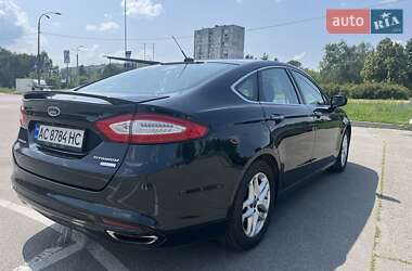 Седан Ford Fusion 2013 в 