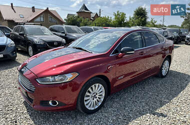 Седан Ford Fusion 2016 в 