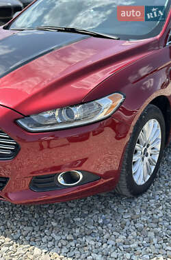 Седан Ford Fusion 2016 в 