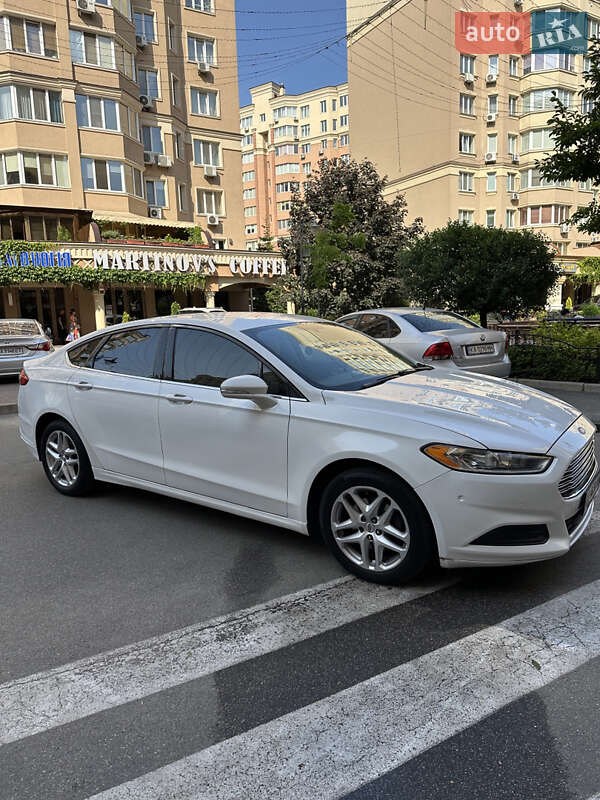 Седан Ford Fusion 2014 в 