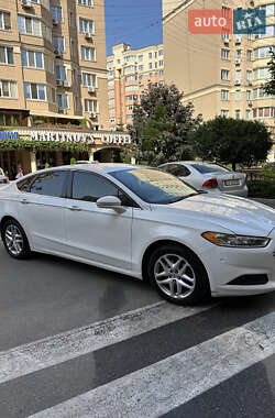 Седан Ford Fusion 2014 в 