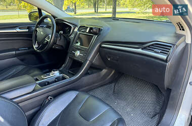 Седан Ford Fusion 2019 в 