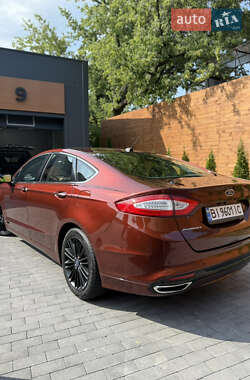 Седан Ford Fusion 2015 в 