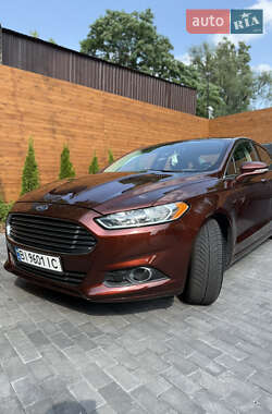 Седан Ford Fusion 2015 в 