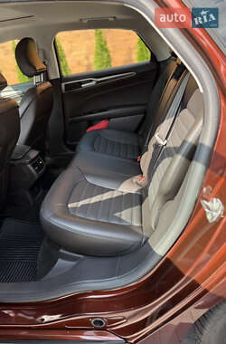 Седан Ford Fusion 2015 в 