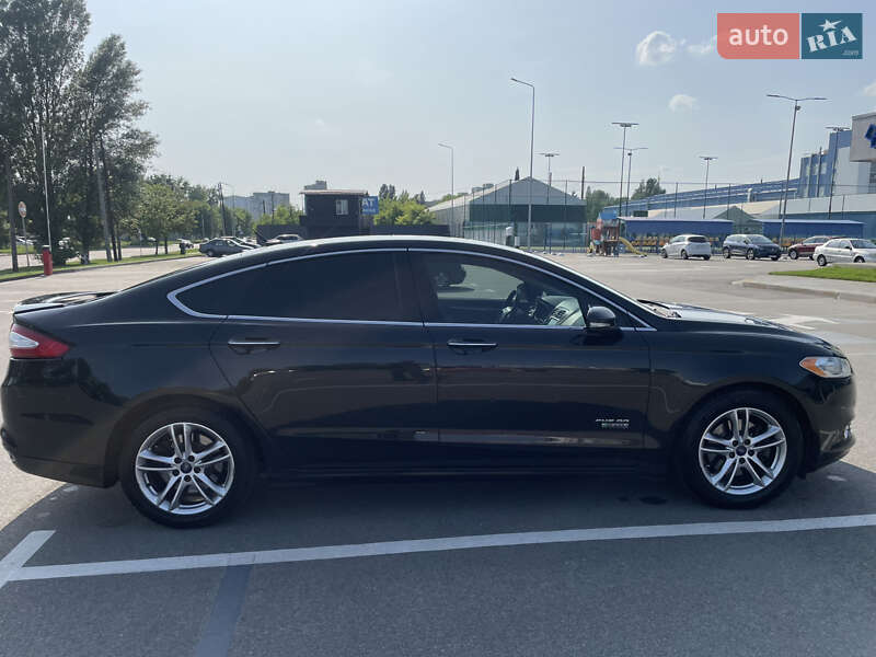 Седан Ford Fusion 2015 в Киеве