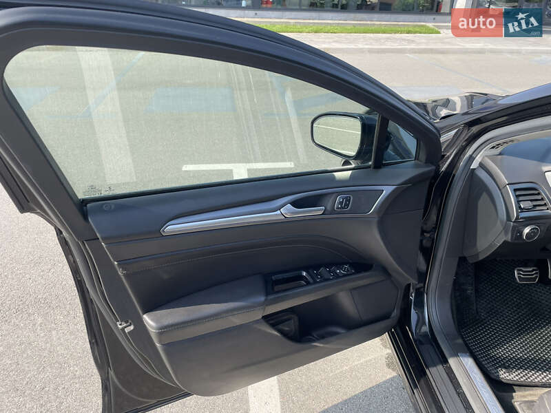 Седан Ford Fusion 2015 в Киеве