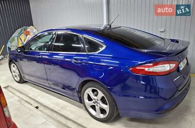 Седан Ford Fusion 2016 в 