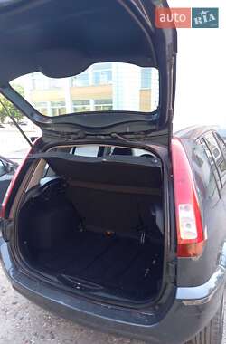 Хэтчбек Ford Fusion 2010 в 