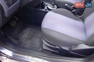 Хэтчбек Ford Fusion 2010 в 