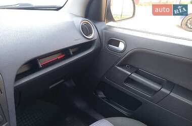 Хэтчбек Ford Fusion 2010 в 