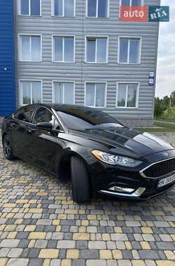 Седан Ford Fusion 2018 в Сарнах