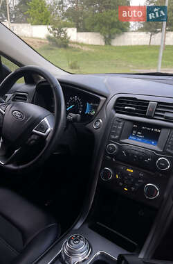 Седан Ford Fusion 2018 в 