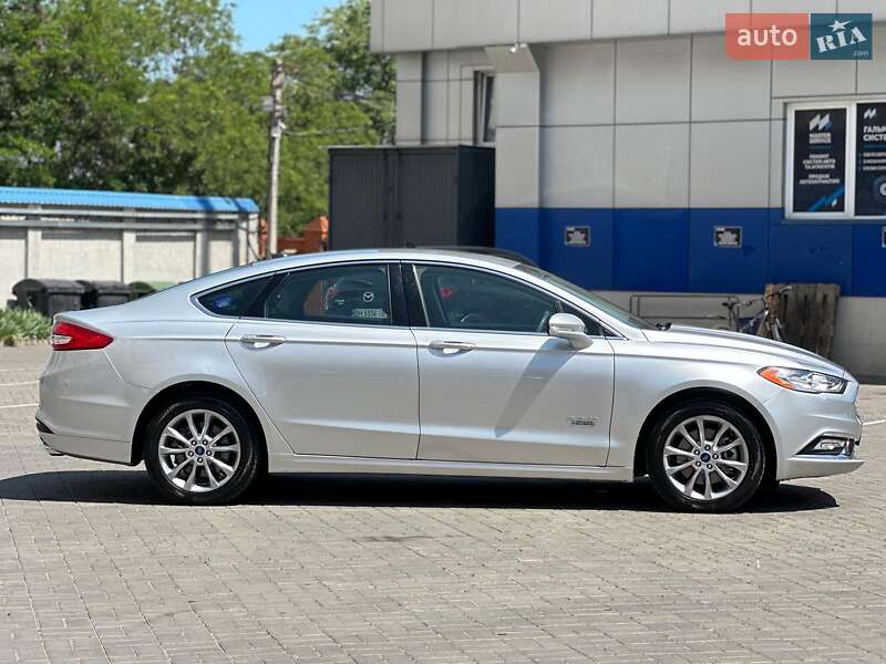 Седан Ford Fusion 2017 в Одесі