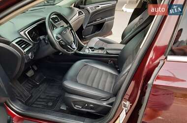 Седан Ford Fusion 2016 в 