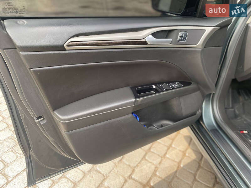 Седан Ford Fusion 2015 в Тернополе