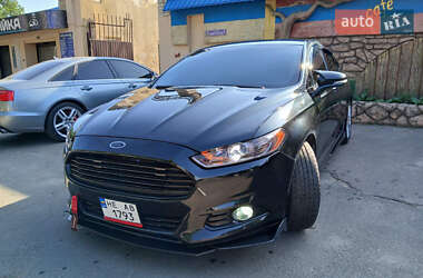 Седан Ford Fusion 2013 в 
