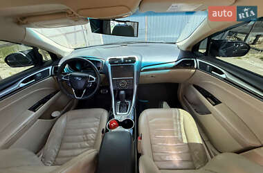 Седан Ford Fusion 2013 в 
