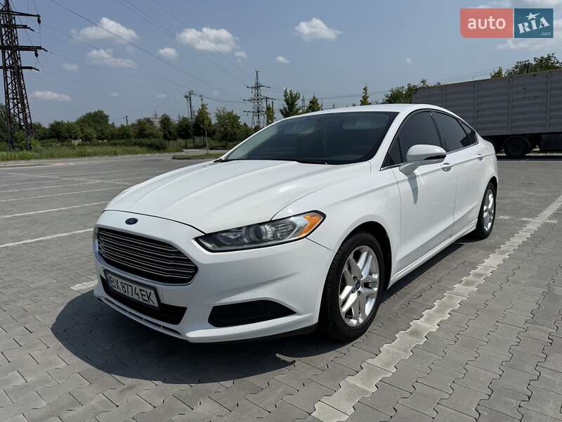Седан Ford Fusion 2012 в 