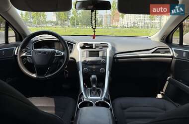 Седан Ford Fusion 2012 в 