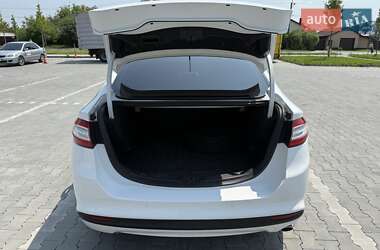 Седан Ford Fusion 2012 в 
