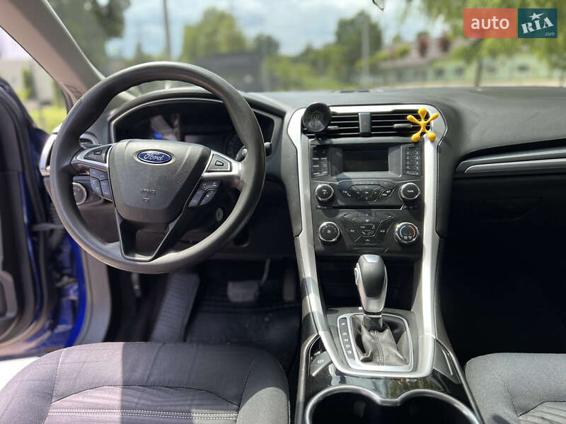 Седан Ford Fusion 2015 в Львове