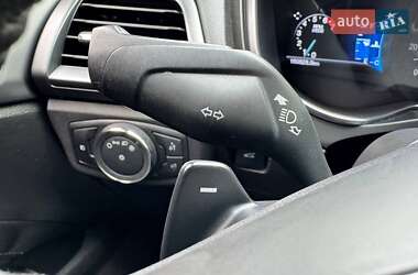 Седан Ford Fusion 2015 в 