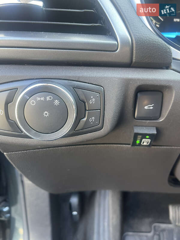 Седан Ford Fusion 2014 в Одесі