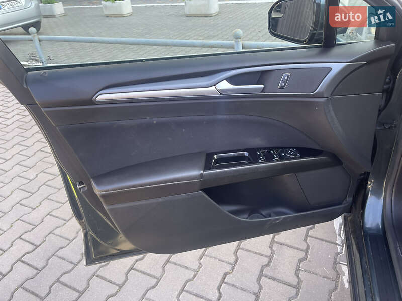 Седан Ford Fusion 2014 в Одесі