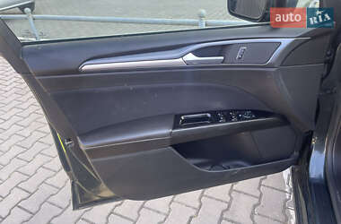 Седан Ford Fusion 2014 в 