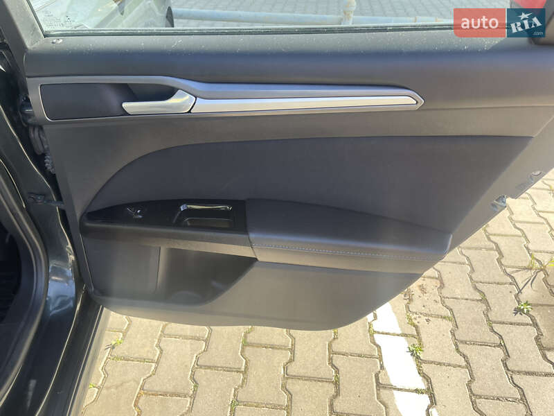 Седан Ford Fusion 2014 в Одесі
