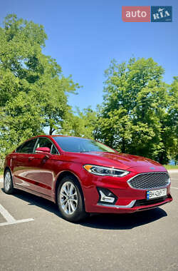 Седан Ford Fusion 2019 в 